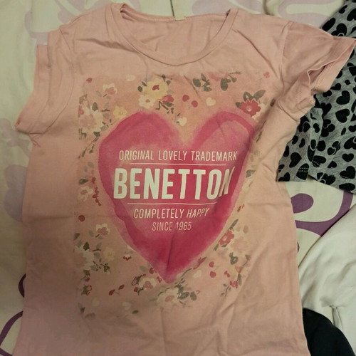 Pack of 4 used blouses and 2 dresses for 5-year-old girls