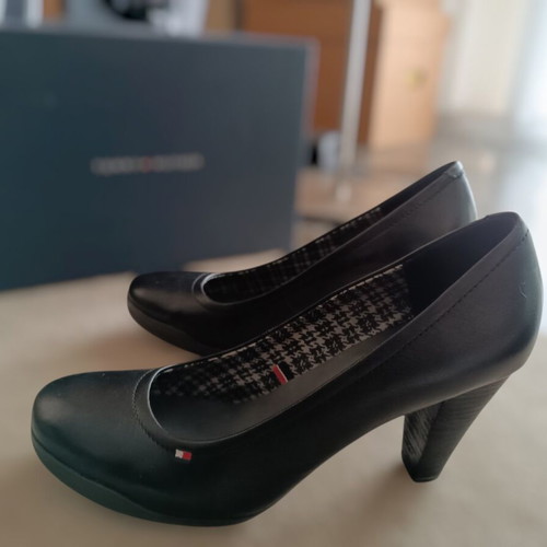 Tommy Hilfiger women's pumps like new, size 40, blue