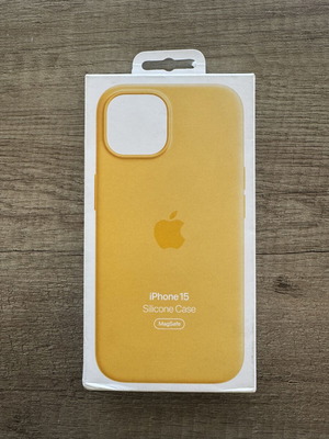 Apple Silicone Case with MagSafe for iPhone 15 Sunshine new