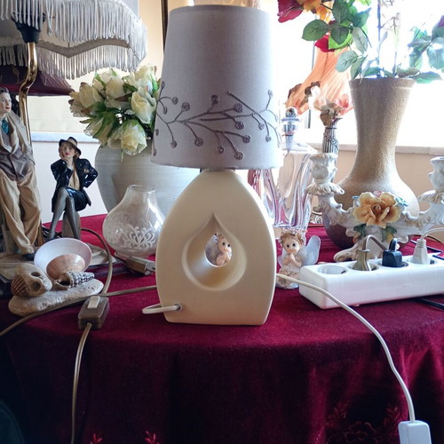Porcelain table lamp like new, height 33 cm