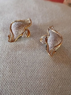 Vintage earrings with clip, steel, like new