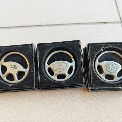 Car steering wheel keychain new, metal