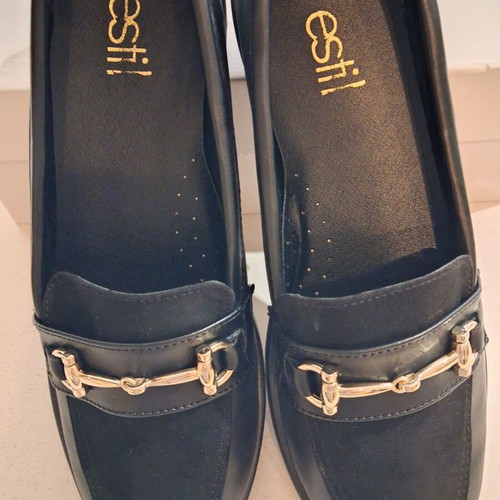 Loafers women’s like new with anti-slip sole, suede