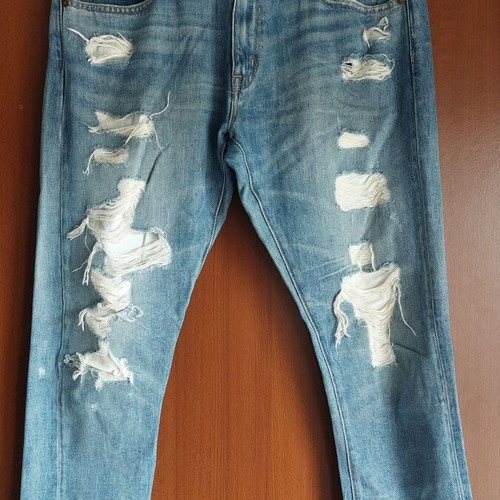 Ralph Lauren women's jeans like new with front rips size 29