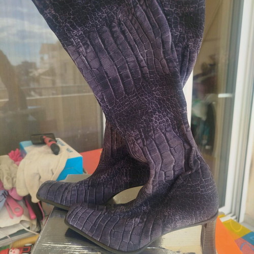 Vero Moda Women's Boots Size 36 Like New, Grey-Black Animal Print