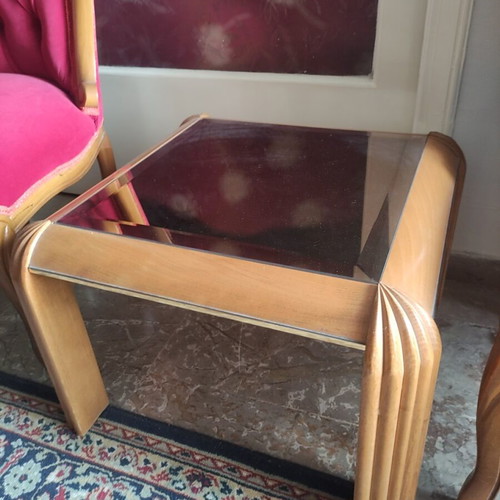 Coffee table set used with mirror, one large and two small