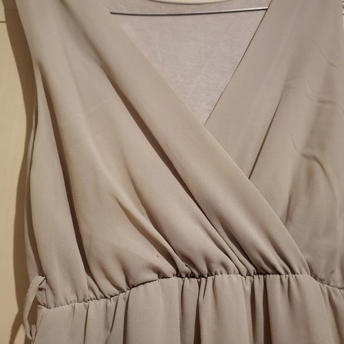 Beige elastic crepe dress size M like new