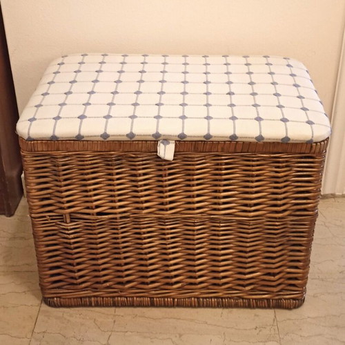 Rattan Storage Chest with Cushion like new