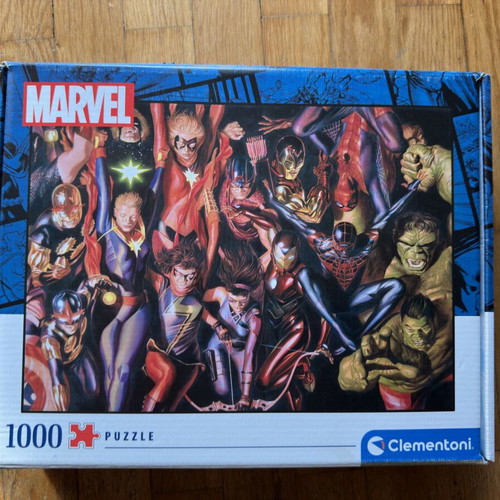 Clementoni Marvel Avengers Briefcase 1000-piece puzzle