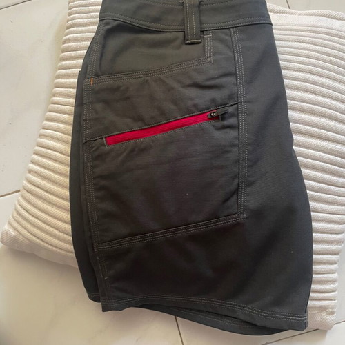 Icebreaker Merino women's trail shorts like new, size 28/38, gray