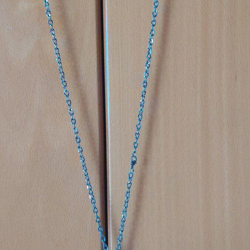 Faux bijoux set like new, 1 pair earrings, bracelet and 2 necklaces pink and silver