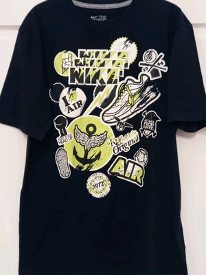 Nike t-shirt size M like new, black