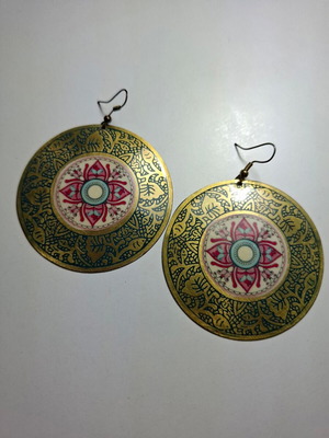 Dangling earrings used with designs, gold-colored