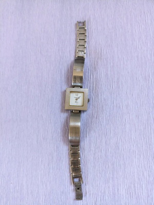 Jacques Farel watch set used with bracelet and Q&Q stand