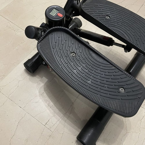 Bodybuilding Club fitness stepper with screen and resistance bands