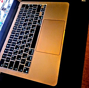 MacBook Air 2022  M2, 16GB RAM, 256 GB ΚΟΥΤΙΟΥ ΑΨΟΓΟ Με Skin Προστασίας Κουτί Φορτιστή Κομπλέ