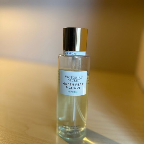 Victoria’s Secret body mist like new, green pear and citrus