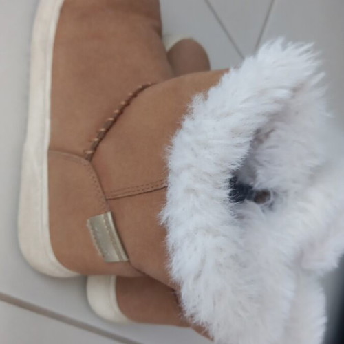 Geox boots like new with synthetic fur lining size 32 white beige