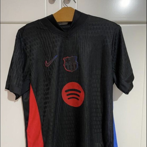 Lamine Yamal away jersey like new, size large