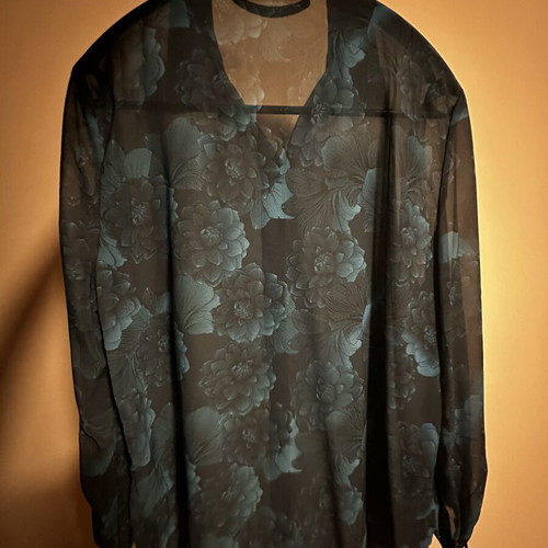 Mind Matter shirt like new, black and blue, size S