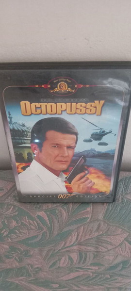 JAMES BOND - OCTOPUSSY