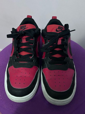 Nike Dunk Low kids sneakers size 39 like new, leather red and black