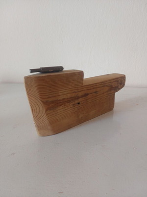 Ξύλινο καράβι DIY με μεταλλικά στοιχεία