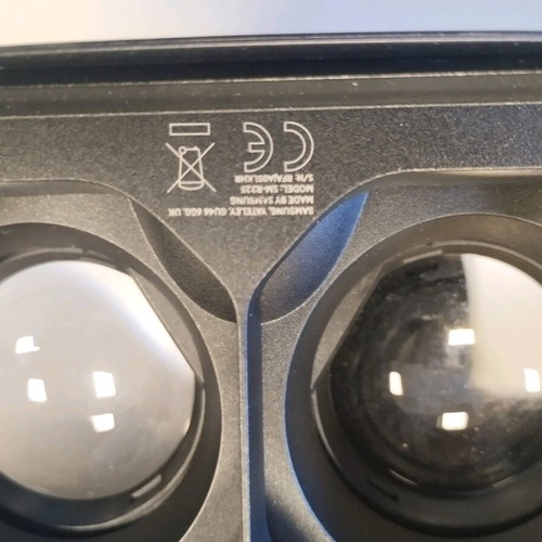 Samsung VR mask used SM-R325