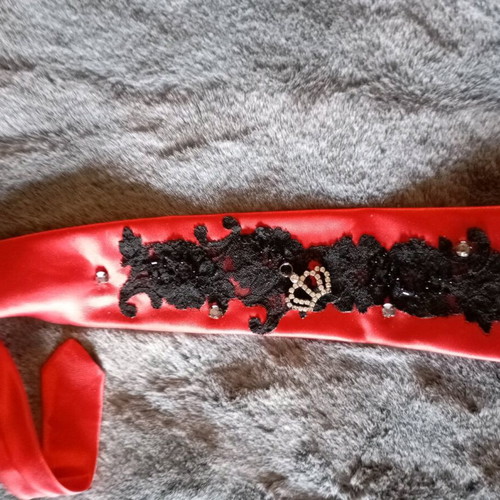 Red tie like new with beautiful design for children's formal wear