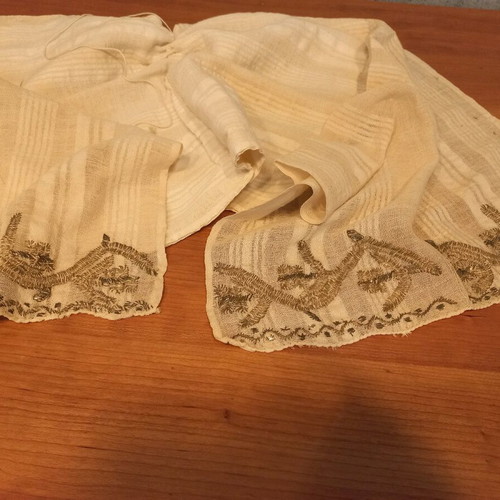 Soufli silk tsevres used with gold thread