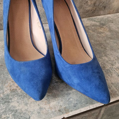 Blue electric pumps size 40 like new