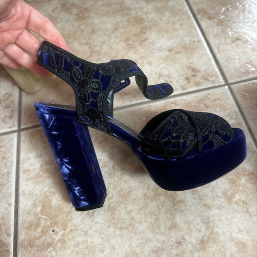 Deimille sandals size 38 like new, midnight blue velvet with embroidery
