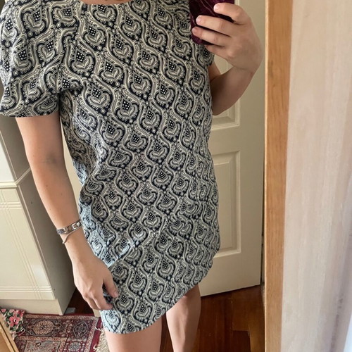 Zara office dress like new, short sleeve with white and blue print