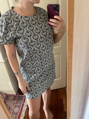 Zara office dress like new, short sleeve with white and blue print