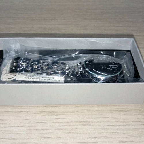 Men's wristwatch with bracelet new, silver