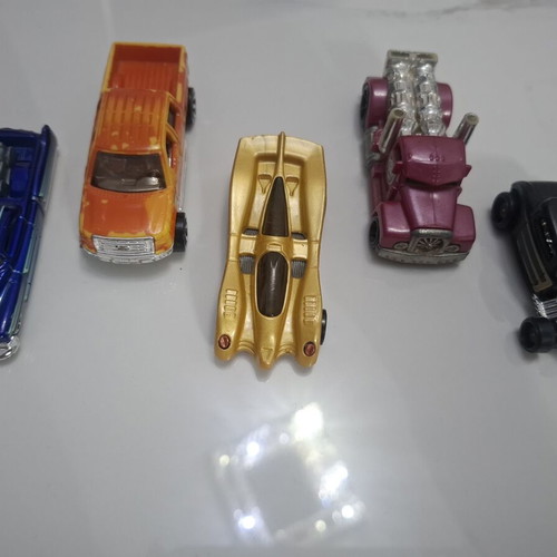 Hot Wheels set of 5 cars with white racing car gift