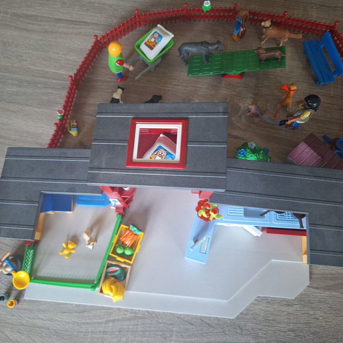 Playmobil Farm Animal Lodge 50th Anniversary Set like new