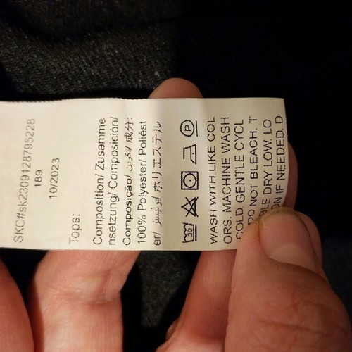 Boys' suit like new, size 6, black