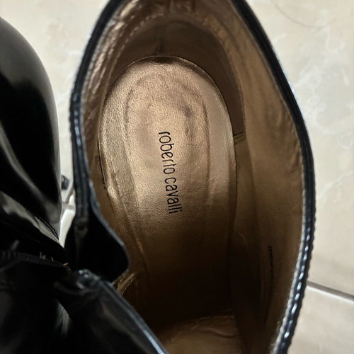 Roberto Cavalli leather ankle boots size 39 like new, black