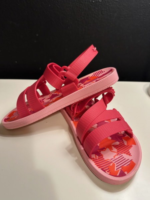 Ipanema sandals like new, size 31/32, pink flip-flops