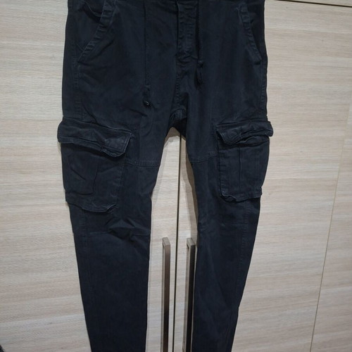 Cargo pants like new, size 32, black with elastic details