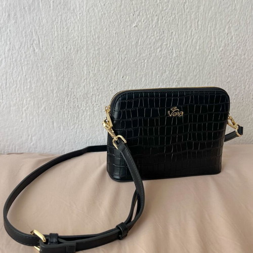 Veta bag black croco like new with adjustable strap