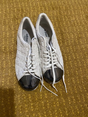 Adidas collectible shoes size 38 like new