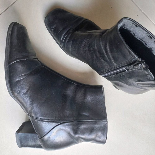 Clarks leather ankle boots used, size 37.5, black