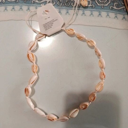 Summer shell necklace new, beige
