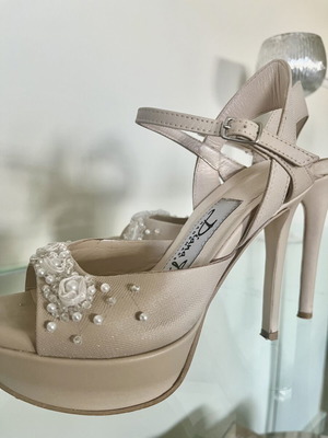 Handmade wedding sandals size 34/35 like new, beige with silk beads and pearls