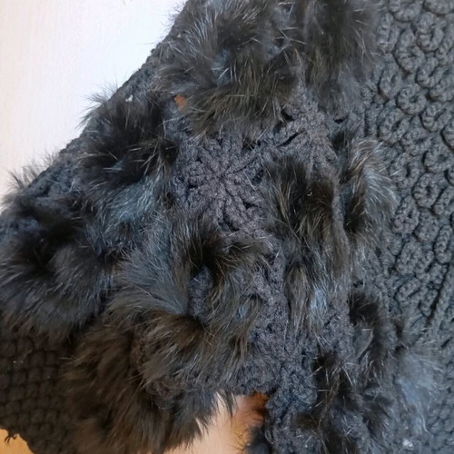 Bolero size S with real fur, does not close, like new