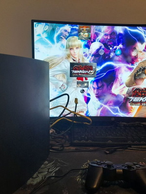 PlayStation 3 Slim 500GB chipless like new with 40+ games and PKGI store