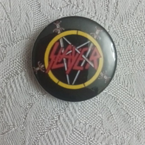 Badges new, 3.2 cm pins, large selection