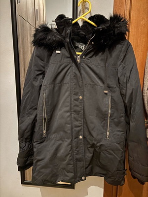 Zara jacket used with fur black, size S